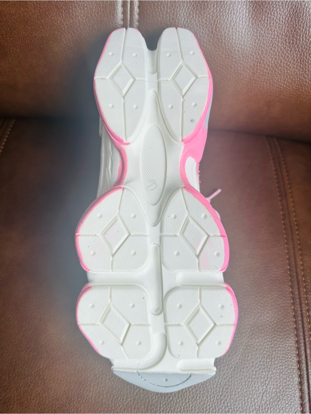 New Balance Pink Women's 9060 Sneakers - Soft Pink size 10 - Picture 3 of 5